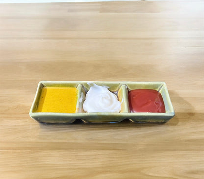 SOULCRAFTZ Ceramic Dip Sauce or Chutney Tray or Platters of 3 Compartment Sushi Wasabi Plates with Soy Sauce Dipping Bowls of 40ml Each