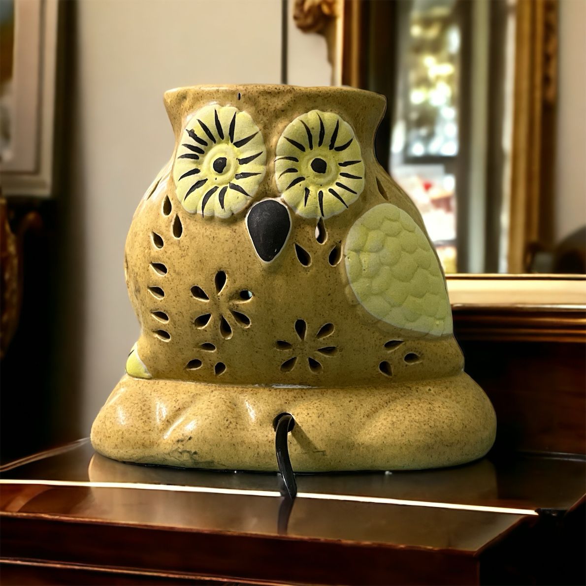 SOULCRAFTZ Handcrafted Owl Shaped Ceramic Electric Aroma Diffuser| Aroma Oil Burner for Aromatherapy| Home Decor and Fragrance with Aroma Oils(Lavender & Lemon Fragrance 20ml Each)